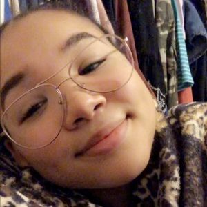 Meet your Posher, Aly